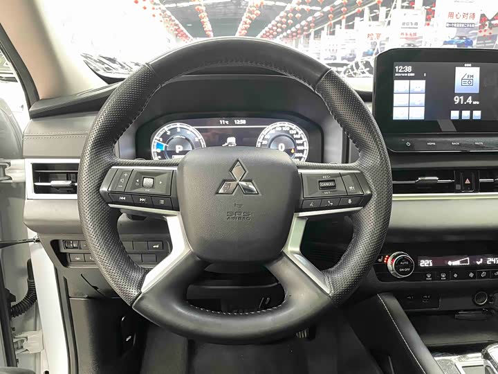 Фото 4 - Mitsubishi Outlander