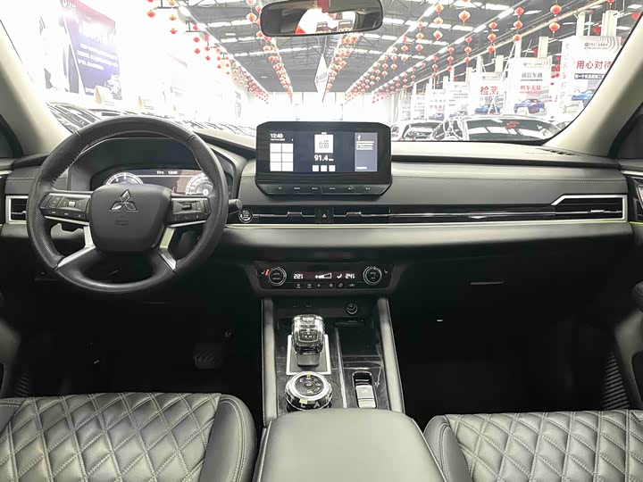 Фото 6 - Mitsubishi Outlander