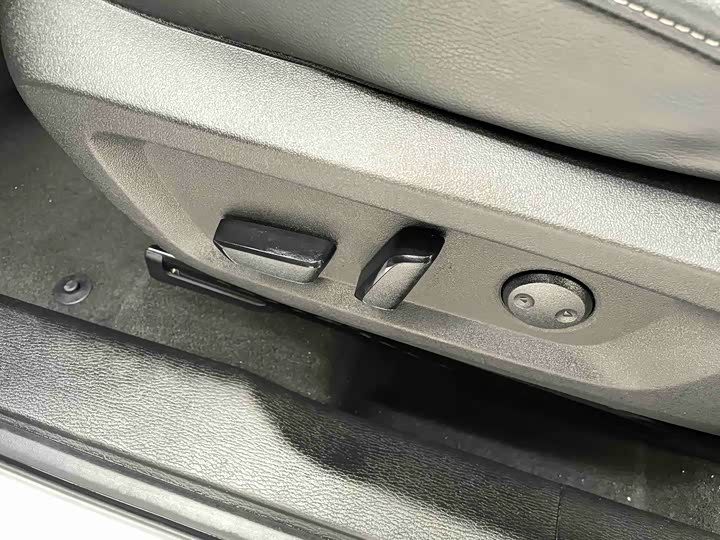 Фото 7 - Mitsubishi Outlander