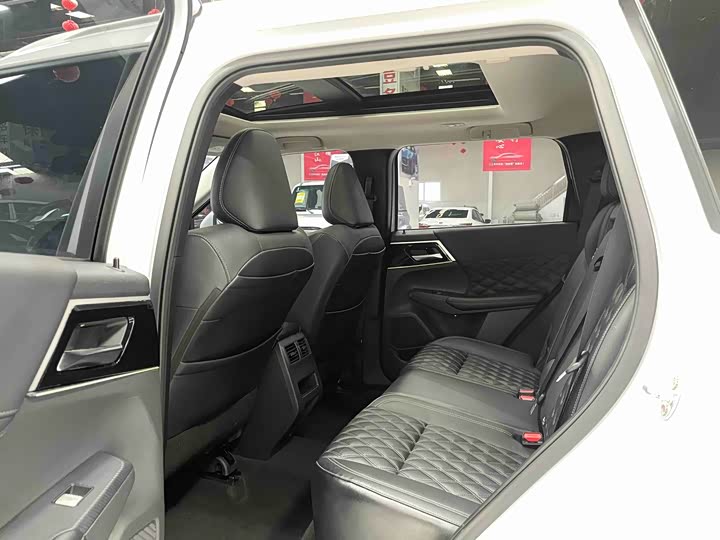 Фото 9 - Mitsubishi Outlander