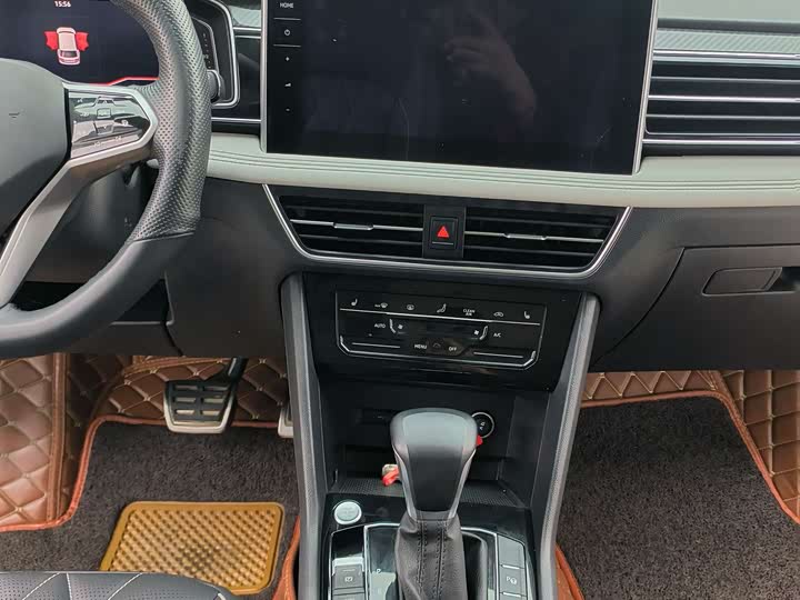 Фото 11 - Volkswagen Tiguan L Pro