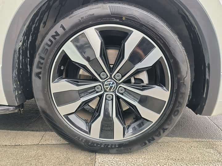 Фото 14 - Volkswagen Tiguan L Pro