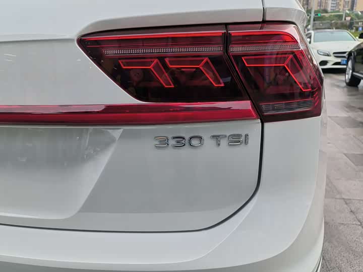 Фото 15 - Volkswagen Tiguan L Pro