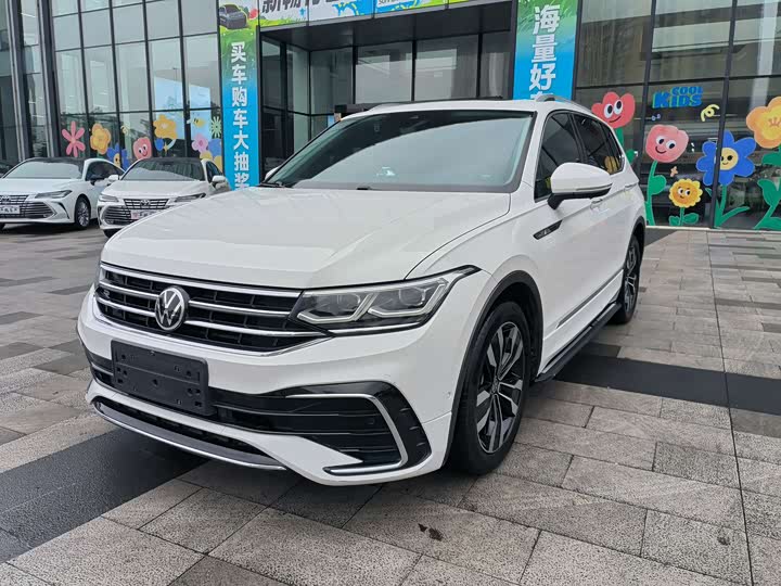 Фото 2 - Volkswagen Tiguan L Pro