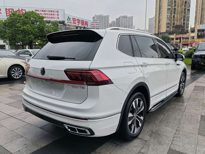 Фото 6 - Volkswagen Tiguan L Pro