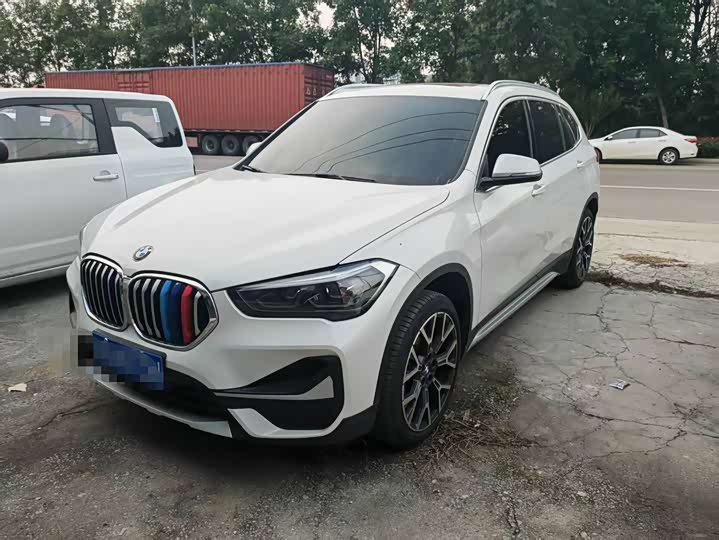 Фото 1 - BMW X1