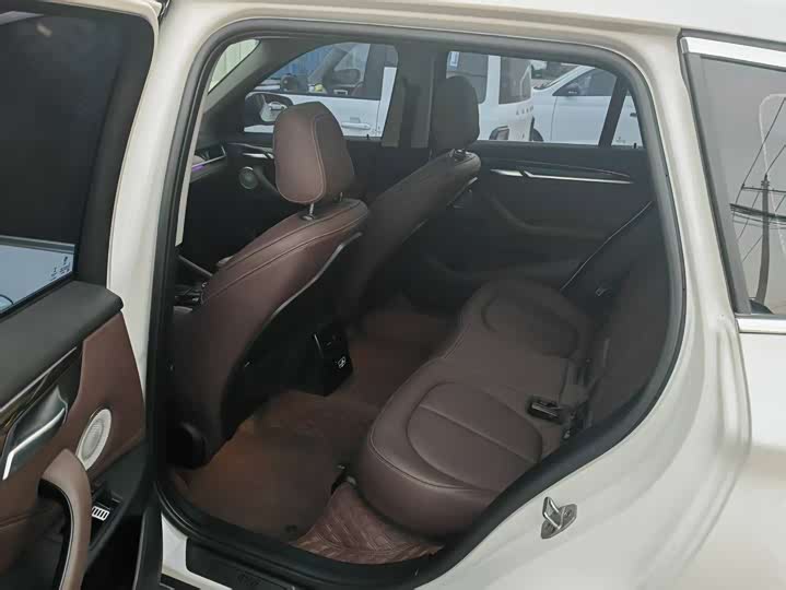 Фото 11 - BMW X1