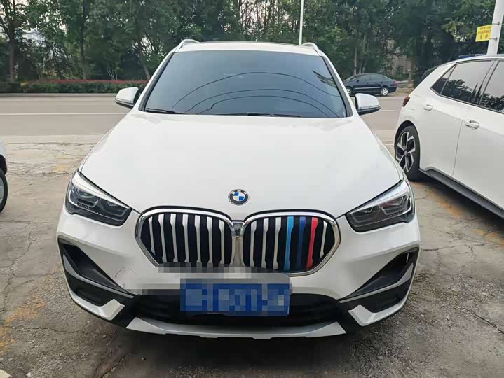 Фото 2 - BMW X1