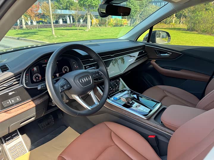 Фото 10 - Audi Q7