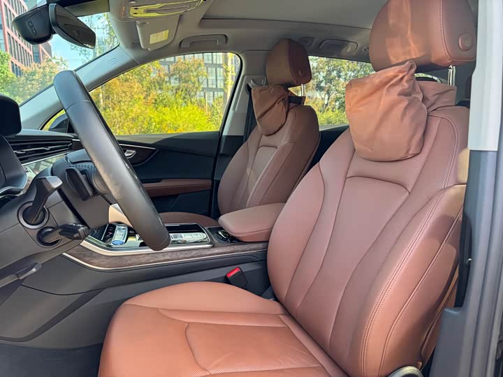 Фото 11 - Audi Q7