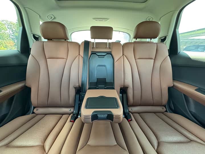 Фото 19 - Audi Q7