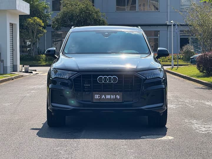 Фото 2 - Audi Q7