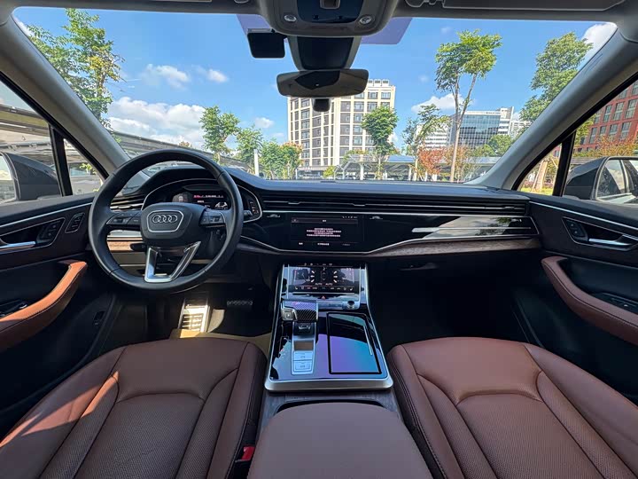 Фото 20 - Audi Q7