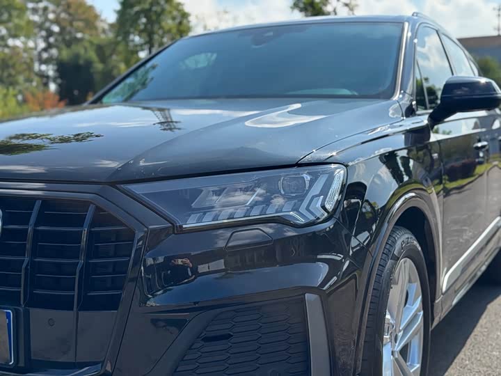 Фото 7 - Audi Q7