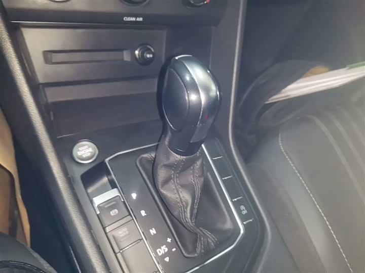 Фото 14 - Volkswagen Tiguan L Pro