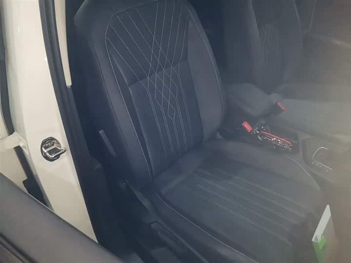 Фото 25 - Volkswagen Tiguan L Pro