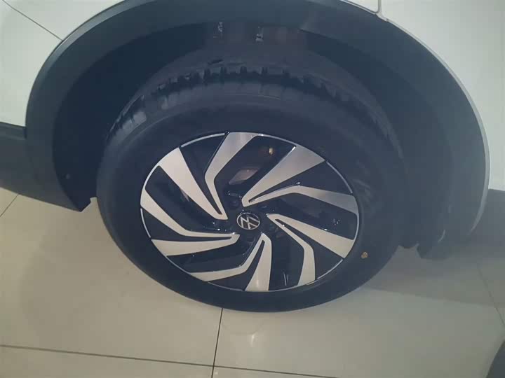 Фото 26 - Volkswagen Tiguan L Pro