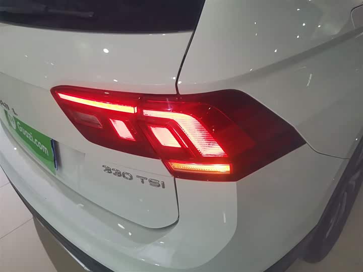 Фото 8 - Volkswagen Tiguan L Pro