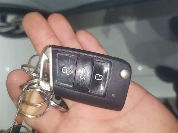 Фото 9 - Volkswagen Tiguan L Pro