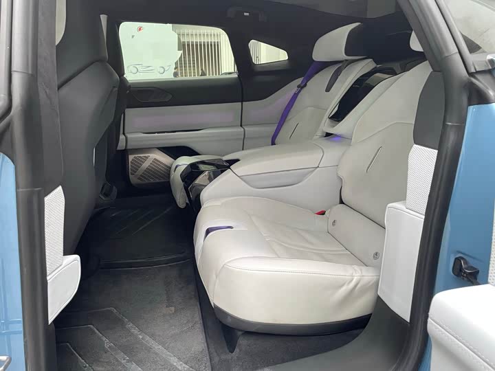 Фото 7 - HiPhi Z