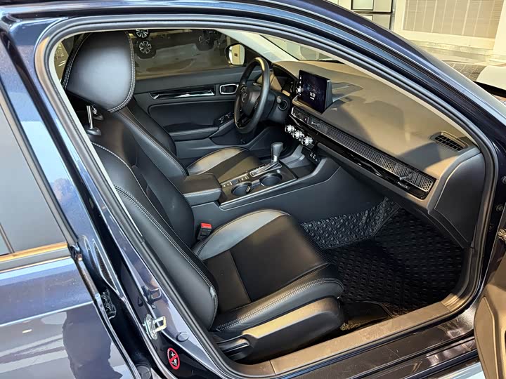 Фото 2 - Honda Civic