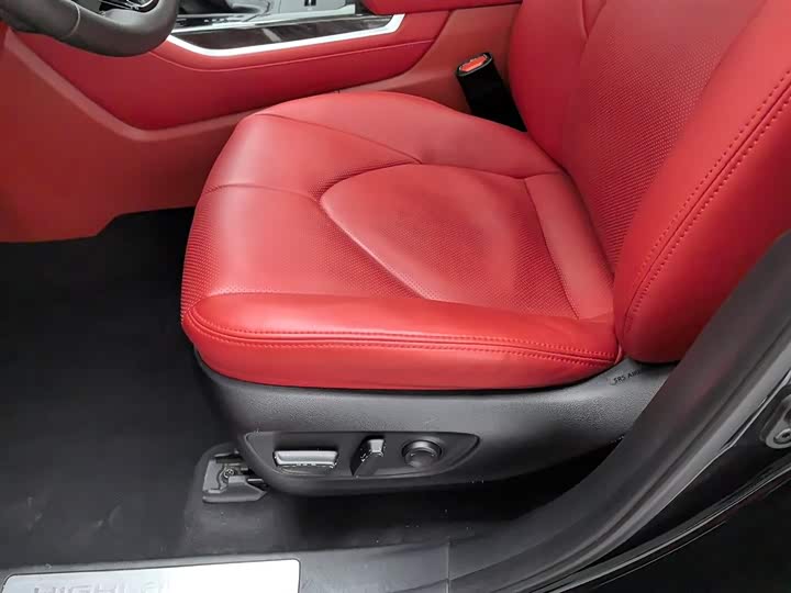 Фото 20 - Toyota Highlander