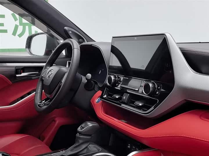 Фото 22 - Toyota Highlander