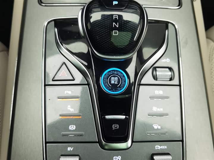 Фото 13 - BYD Tang Hybrid/EV