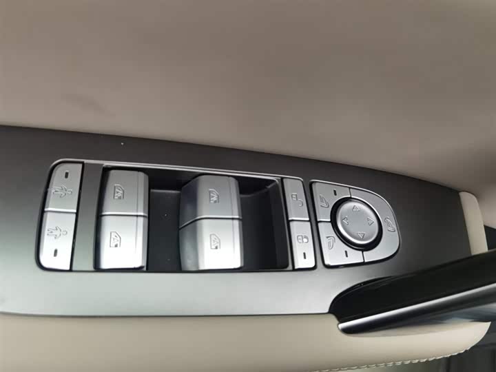 Фото 9 - BYD Tang Hybrid/EV