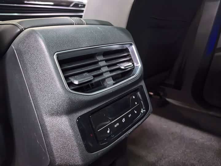 Фото 10 - Volkswagen Talagon