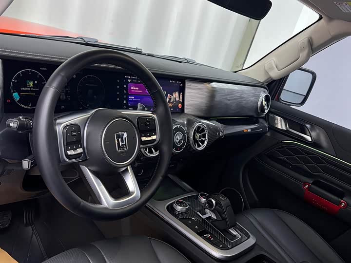 Фото 12 - Tank 300