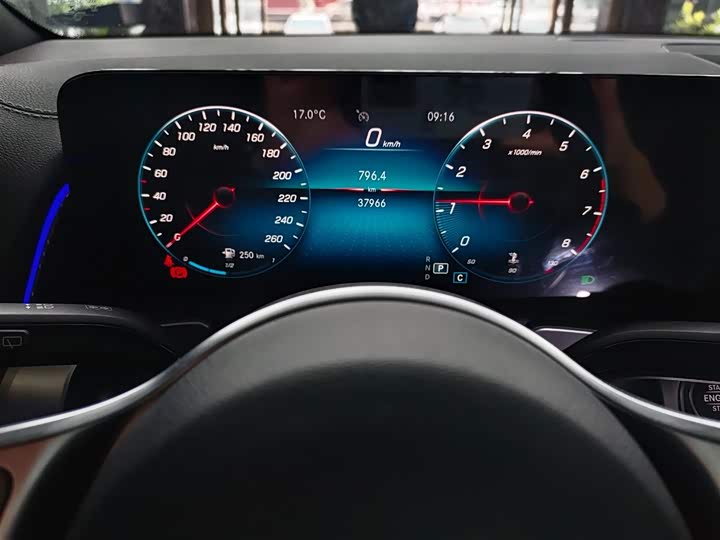 Фото 9 - Mercedes-Benz GLB-Class