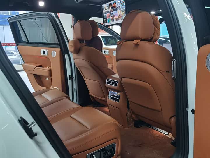 Фото 11 - LiXiang L7