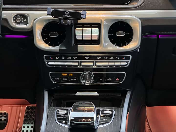 Фото 15 - Mercedes-Benz G-Class