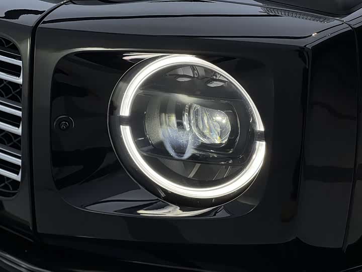 Фото 18 - Mercedes-Benz G-Class