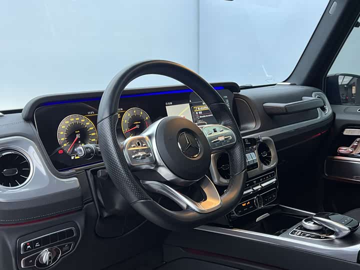 Фото 8 - Mercedes-Benz G-Class