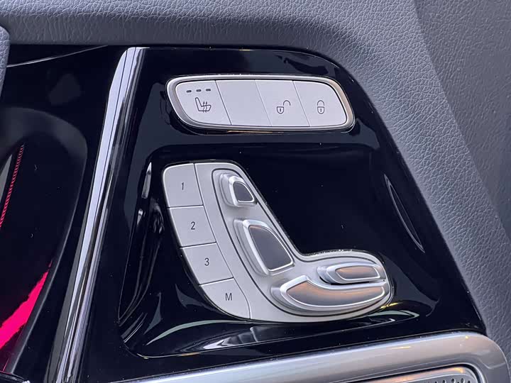 Фото 9 - Mercedes-Benz G-Class