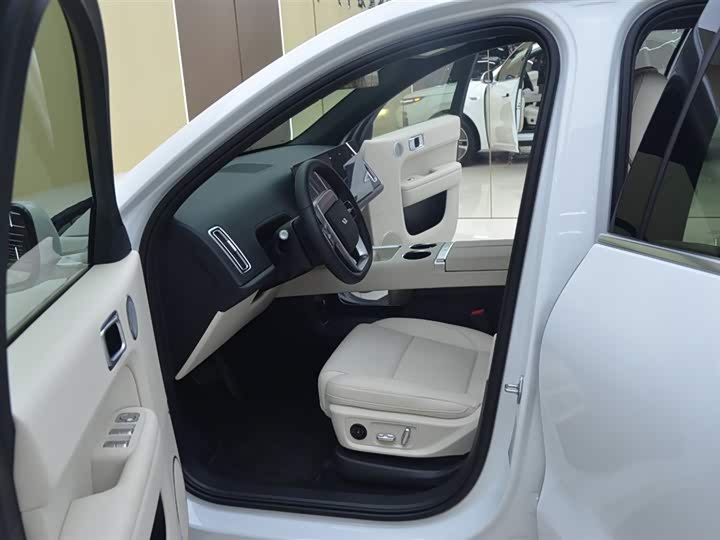 Фото 4 - LiXiang L6