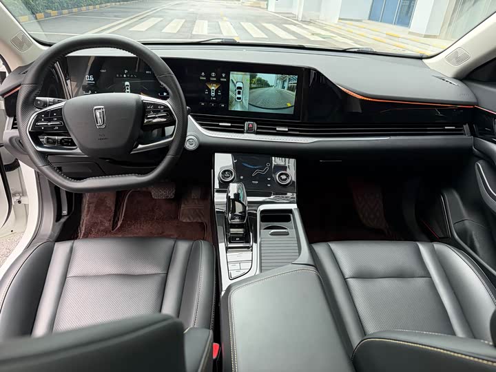 Фото 16 - Bestune B70