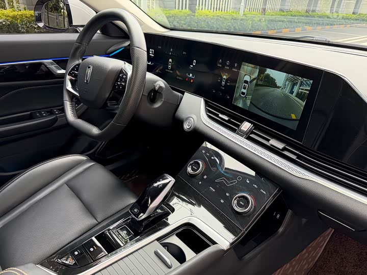 Фото 19 - Bestune B70