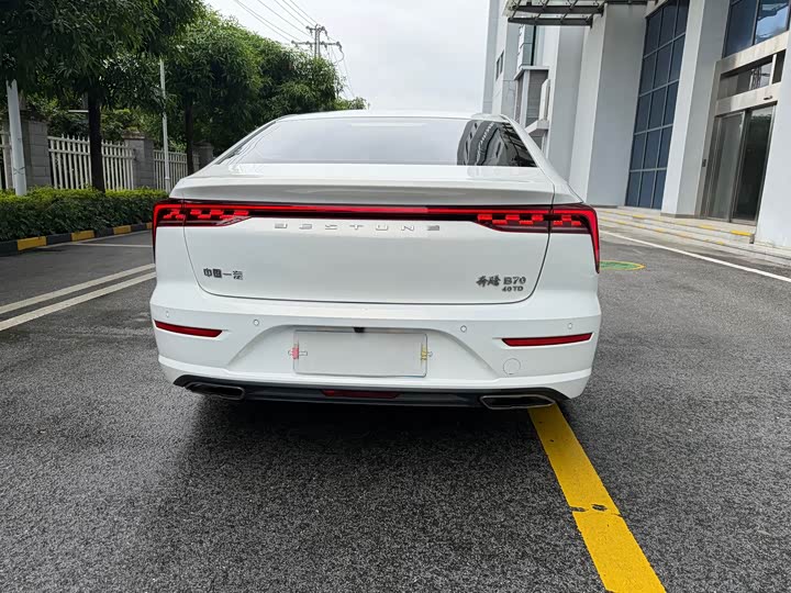 Фото 22 - Bestune B70