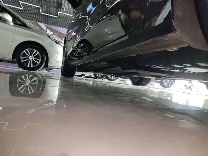 Фото 21 - Buick GL8 ES