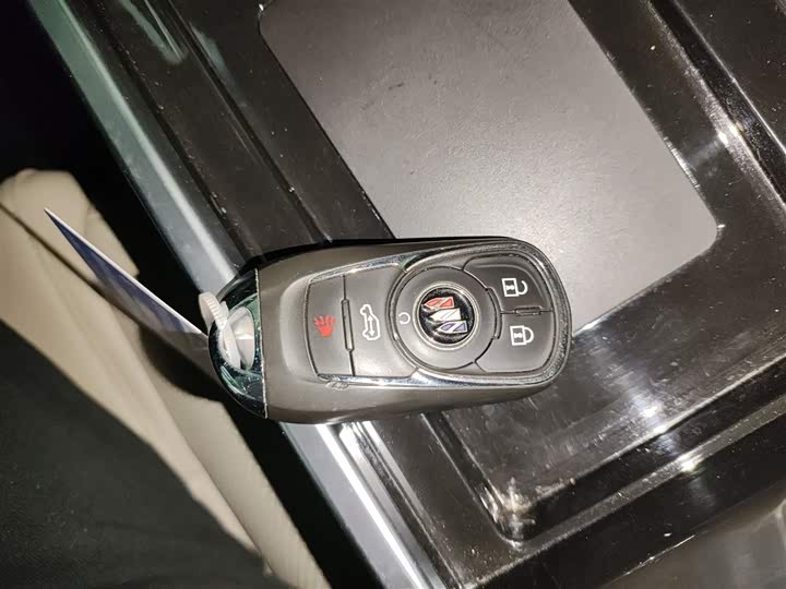 Фото 8 - Buick GL8 ES