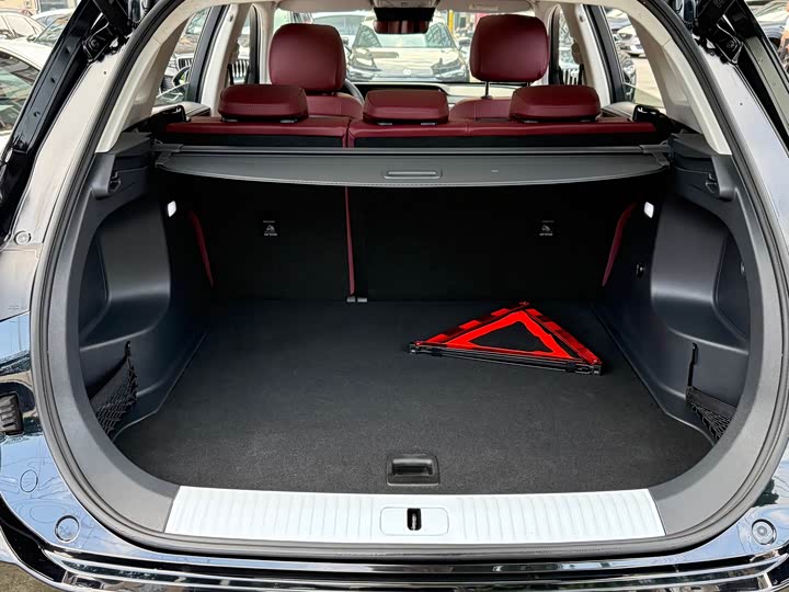 Фото 16 - Hongqi HS5