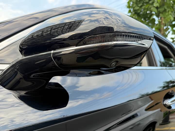 Фото 4 - Hongqi HS5