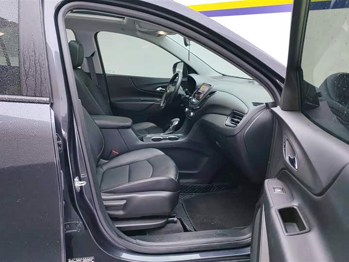 Фото 8 - Chevrolet Equinox