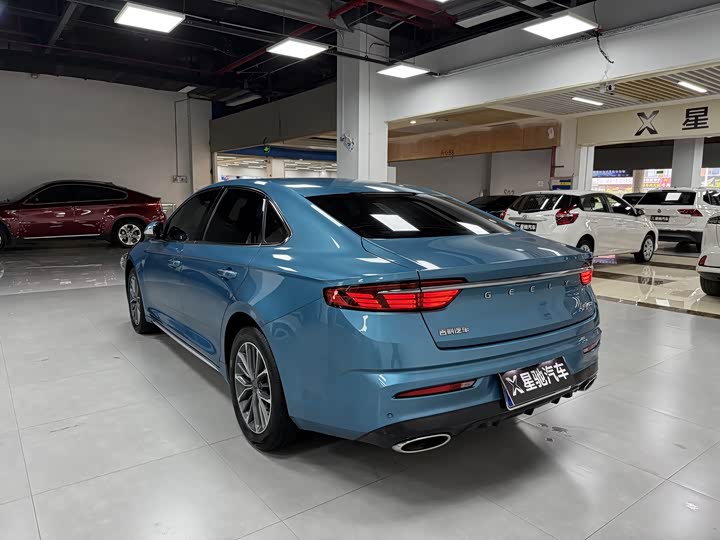 Фото 4 - Geely Preface