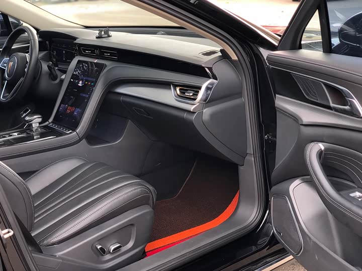 Фото 22 - Hongqi H5