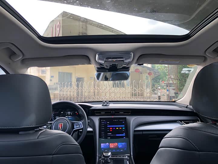 Фото 23 - Hongqi H5