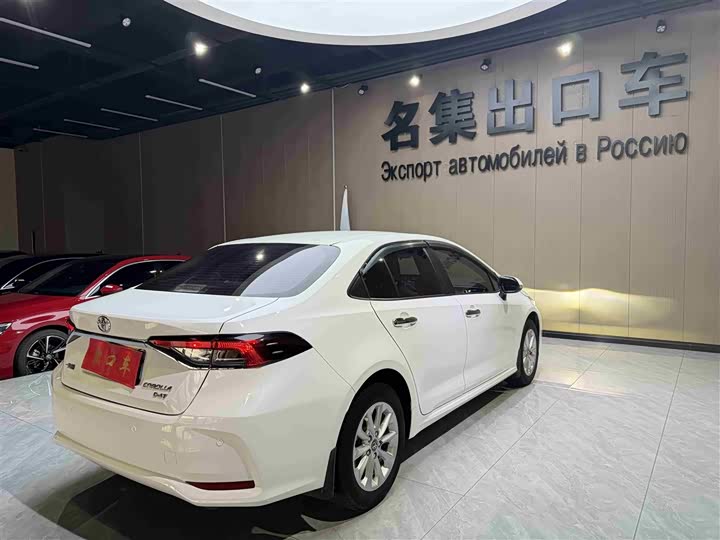 Фото 4 - Toyota Corolla